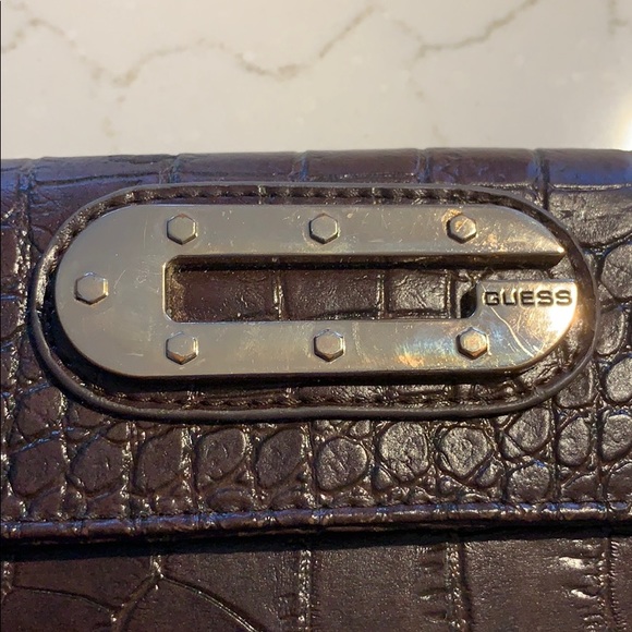 Ladies Guess Wallet - Picture 2 of 7